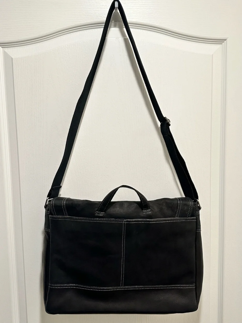 EBAGS Black Leather Laptop Messenger Bag with Adjustable Strap